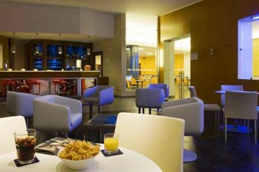 фото отеля Holiday Inn Express Milan-Malpensa Airport
