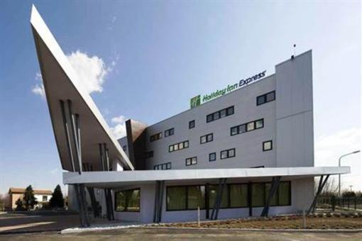фото отеля Holiday Inn Express Milan-Malpensa Airport