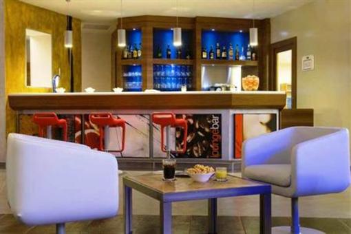 фото отеля Holiday Inn Express Milan-Malpensa Airport