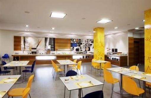 фото отеля Holiday Inn Express Milan-Malpensa Airport