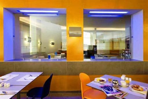 фото отеля Holiday Inn Express Milan-Malpensa Airport