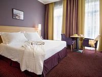 Floris Avenue Hotel