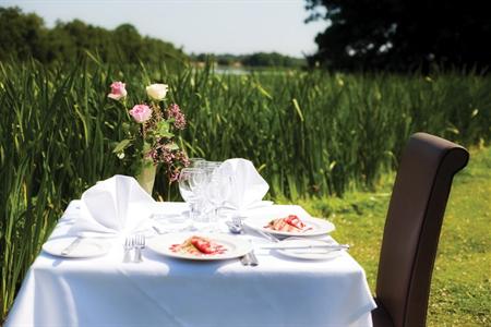 фото отеля Best Western Frensham Pond Hotel Farnham