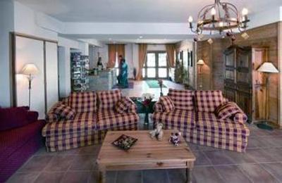 фото отеля Les Hameaux et Chalets de la Vallee d'Or