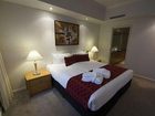фото отеля Mounts Bay Waters Apartment Hotel