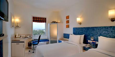 фото отеля Hometel Chandigarh