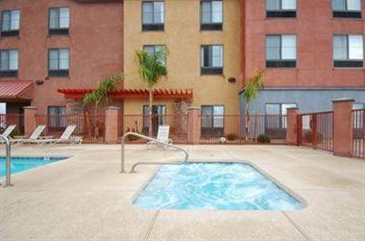 фото отеля Comfort Suites Goodyear