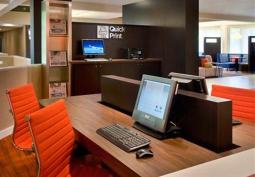 фото отеля Courtyard by Marriott Lincroft Red Bank