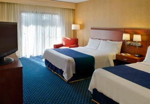 фото отеля Courtyard by Marriott Lincroft Red Bank