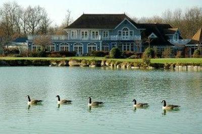 фото отеля Etiolles Country Club