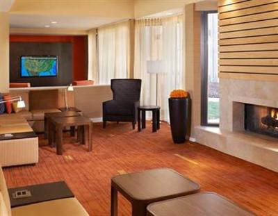 фото отеля Courtyard Chicago Highland Park/Northbrook