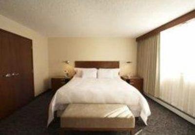 фото отеля International Hotel Suites Calgary