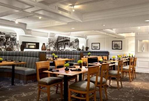 фото отеля International Hotel Suites Calgary