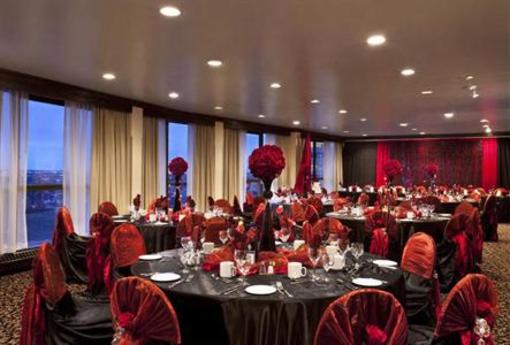 фото отеля International Hotel Suites Calgary