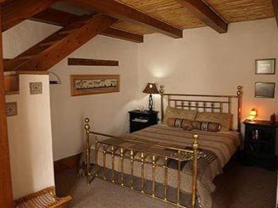 фото отеля Old Thatch Lodge