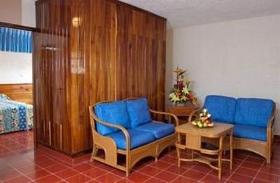 фото отеля Suites Colonial