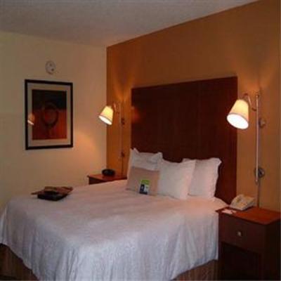 фото отеля Hampton Inn & Suites Merriam