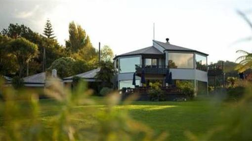 фото отеля Solitaire Lodge