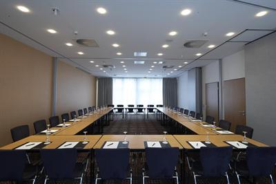фото отеля Intercityhotel Gelsenkirchen