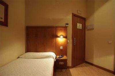 фото отеля Hotel Ateneo Puerta del Sol