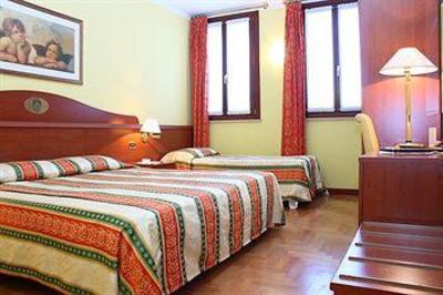 фото отеля Antico Moro Hotel Venice