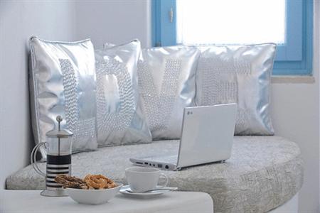 фото отеля Above Blue Suites