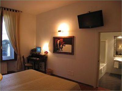 фото отеля Tourist House Ghiberti Bed & Breakfast Florence