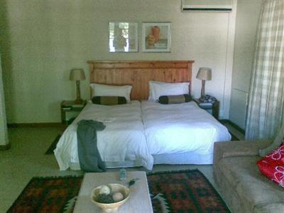 фото отеля Oak Tree Lodge Paarl