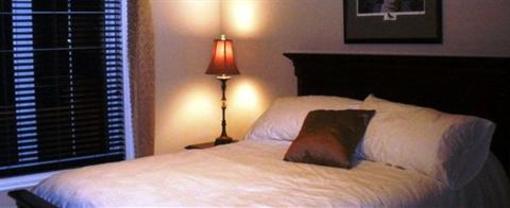 фото отеля Wenzler's Landing B&B