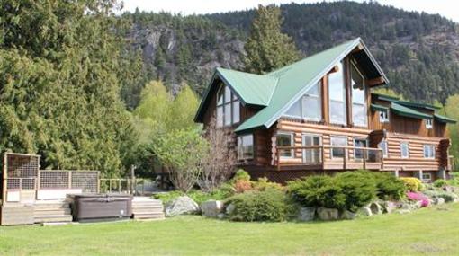 фото отеля Lillooet River Lodge