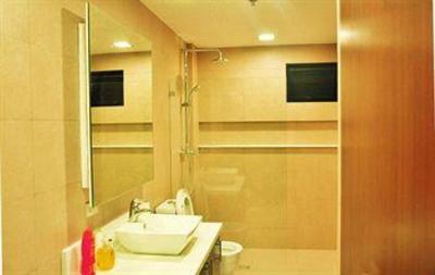 фото отеля The Fort Budget Hotel - Bonifacio Global City