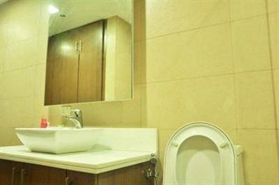 фото отеля The Fort Budget Hotel - Bonifacio Global City