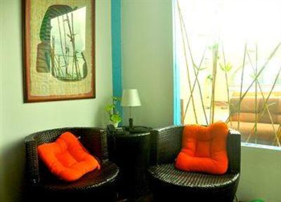 фото отеля The Fort Budget Hotel - Bonifacio Global City