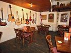 фото отеля Tom Sawyer's Restaurant and Bar