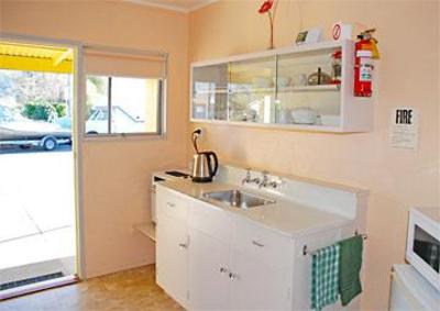 фото отеля Golden Bay Motel