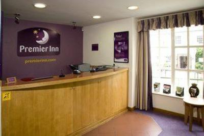 фото отеля Premier Inn Epsom Central