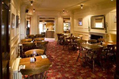 фото отеля Premier Inn Epsom Central