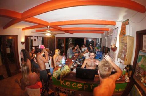 фото отеля Naked Tiger Hostel