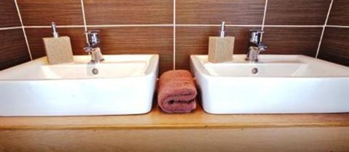 фото отеля Brockies Lodge Hotel