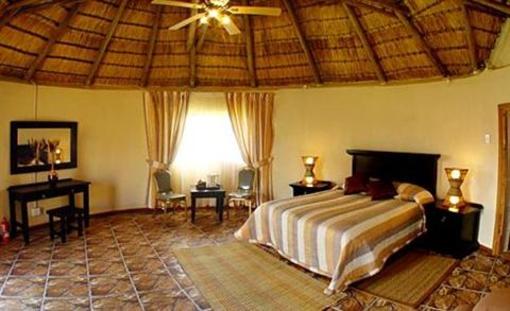 фото отеля Tiveka Game Lodge