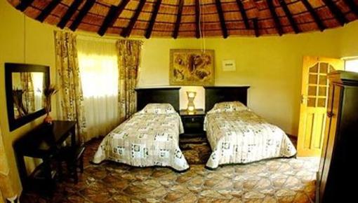 фото отеля Tiveka Game Lodge