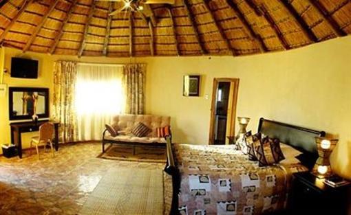 фото отеля Tiveka Game Lodge