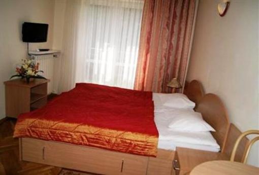 фото отеля Perla Lesna Hotel Nadarzyn