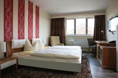 фото отеля Hotel Rügenblick Stralsund