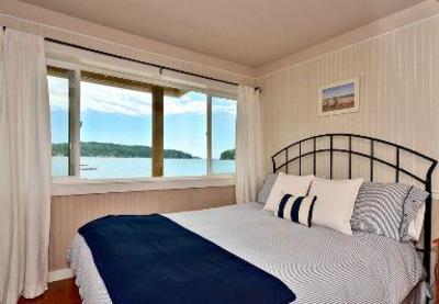 фото отеля Captain J's Seaside Suite