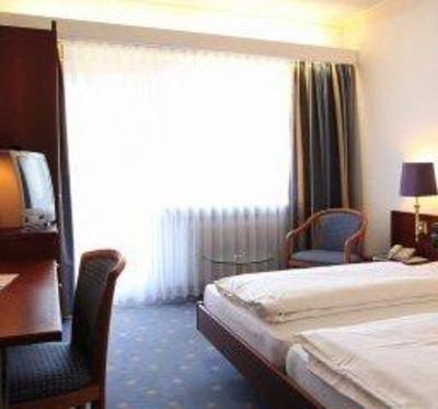 фото отеля Hotel Zur Linde Stockach