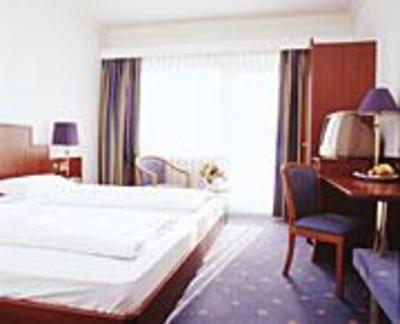 фото отеля Hotel Zur Linde Stockach
