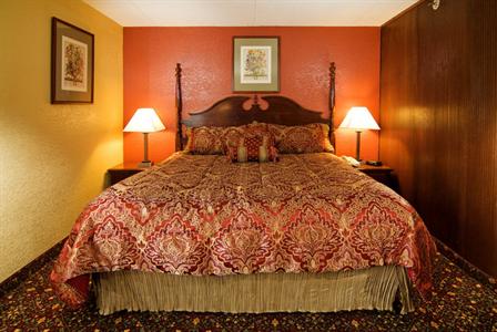 фото отеля Best Western Luxbury Inn Fort Wayne