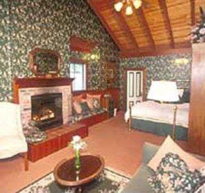 фото отеля Victorian Garden Inn Sonoma