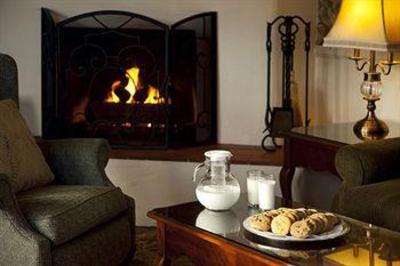 фото отеля Lavender Inn by the Sea